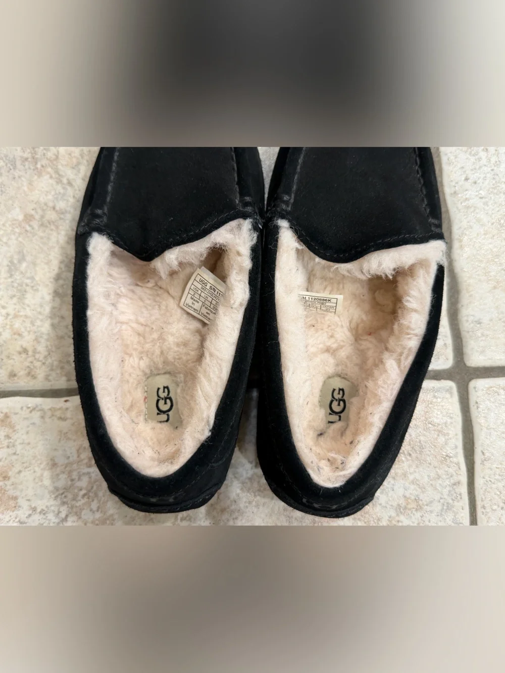 Ugg Ascot Kid Slippers size 2 black